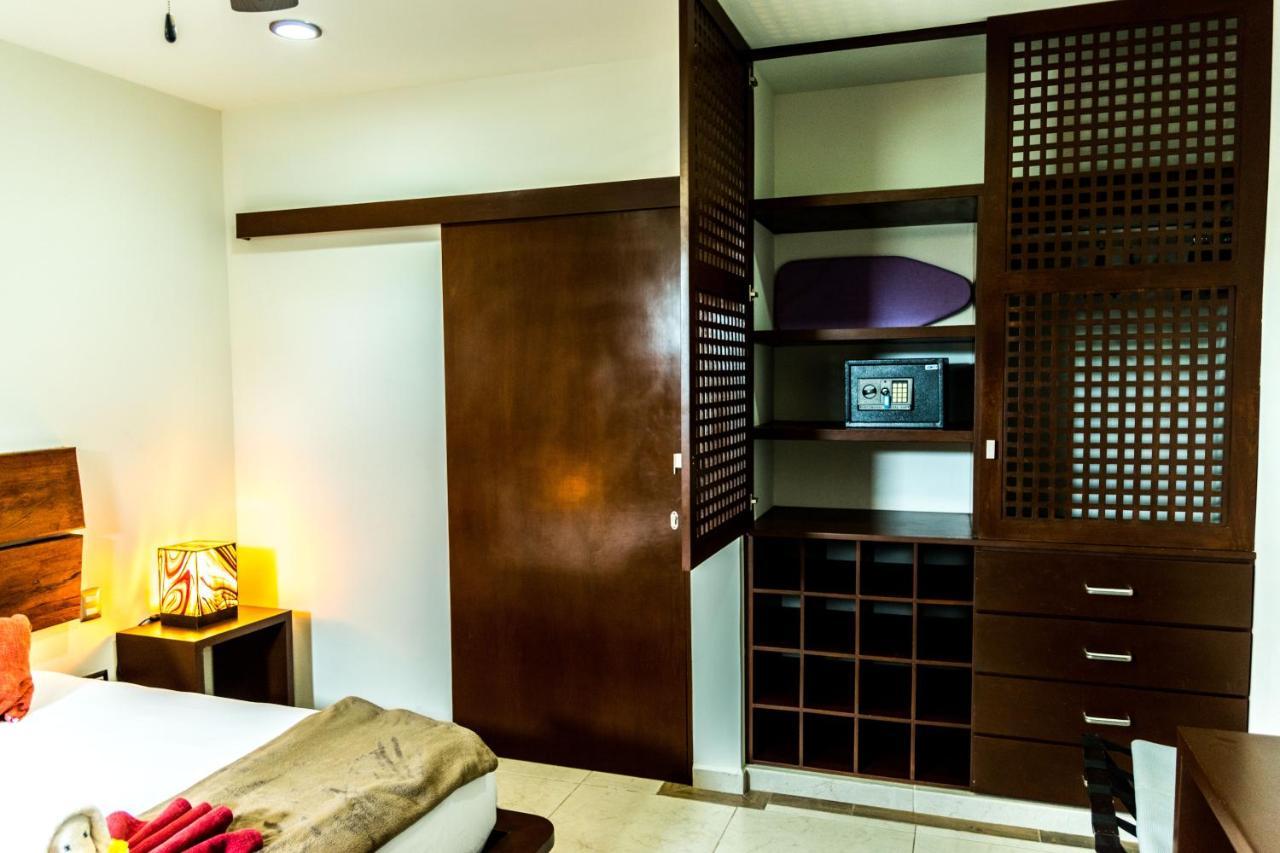 Casa Ticul Hotel Boutique - 5Th Ave (Adults Only) Playa del Carmen Exterior photo A sliding door