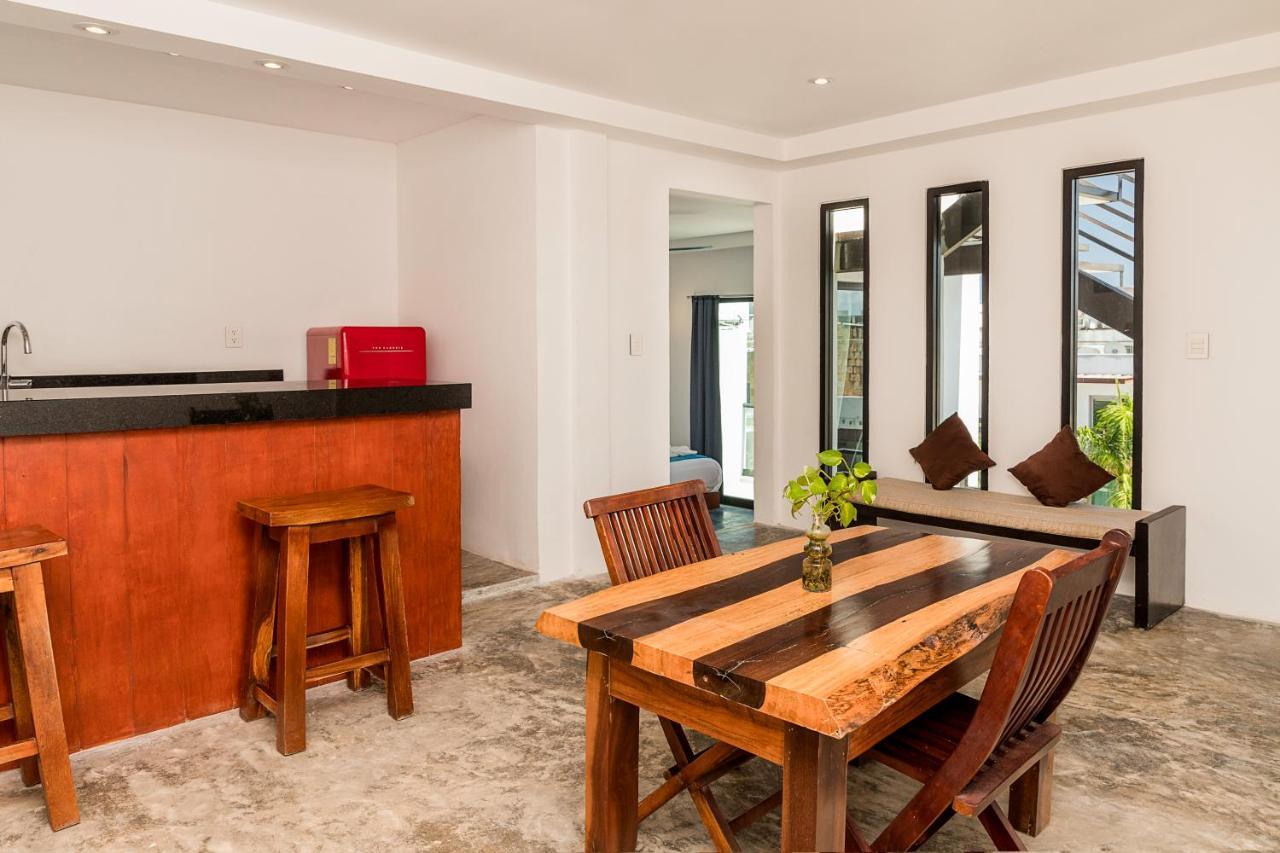 Casa Ticul Hotel Boutique - 5Th Ave (Adults Only) Playa del Carmen Exterior photo A modern dining room