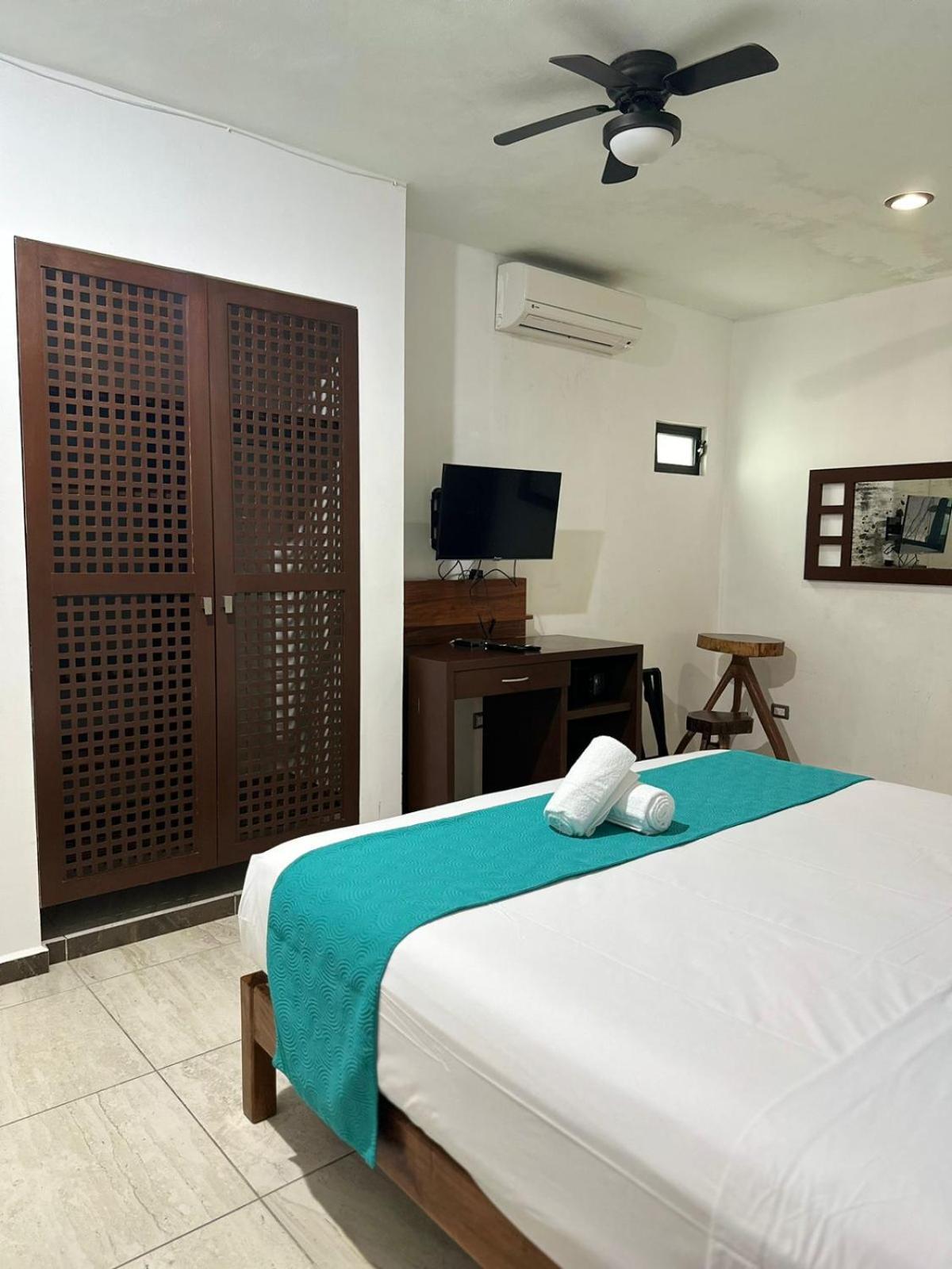 Casa Ticul Hotel Boutique - 5Th Ave (Adults Only) Playa del Carmen Exterior photo A room at the hotel